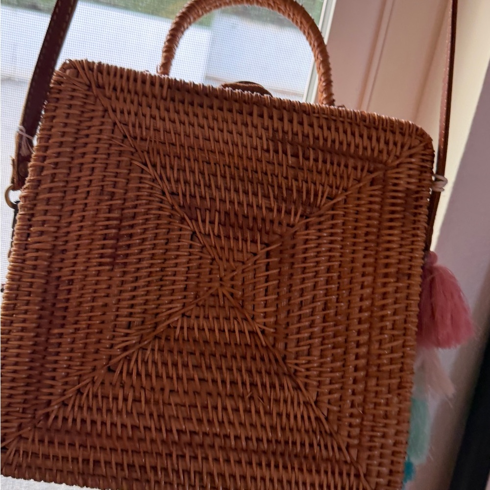Elegant Tan Woven Crossbody Bag